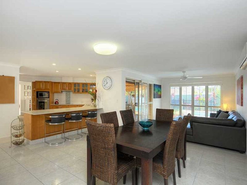 Photo - 9 Elsemore Court, Carrara QLD 4211 - Image 2