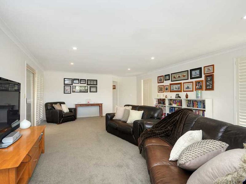 Photo - 9 Elsemore Court, Carrara QLD 4211 - Image 8