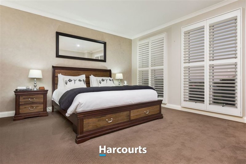 Photo - 9 Emerson Court, Berwick VIC 3806 - Image 6