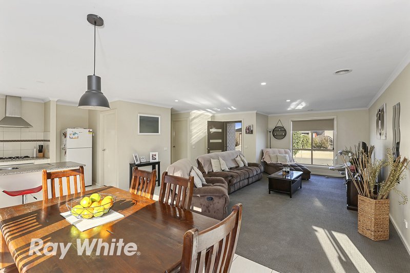 Photo - 9 Endeca Court, Lovely Banks VIC 3213 - Image 4