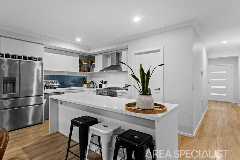 Photo - 9 Ensemble Way, Junction Village VIC 3977 - Image 2