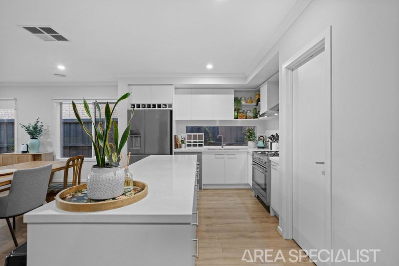 Photo - 9 Ensemble Way, Junction Village VIC 3977 - Image 3