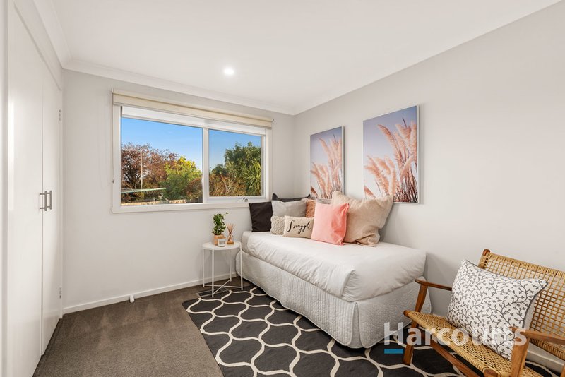 Photo - 9 Ensign Close, Wantirna VIC 3152 - Image 8