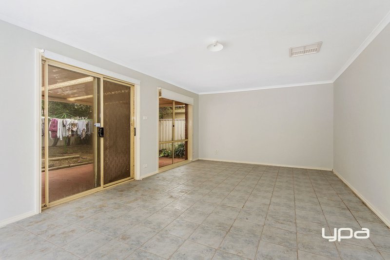 Photo - 9 Erindale Place, Craigieburn VIC 3064 - Image 6