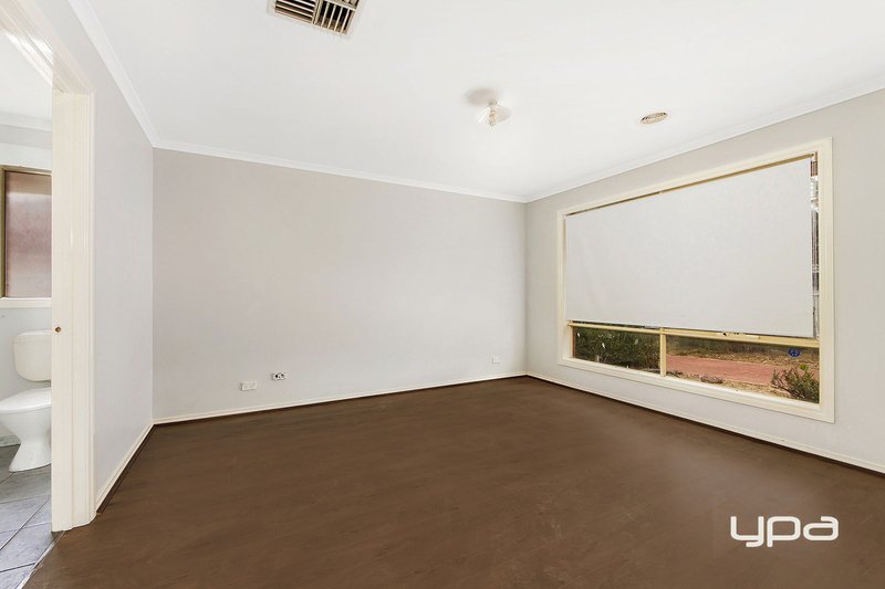 Photo - 9 Erindale Place, Craigieburn VIC 3064 - Image 8