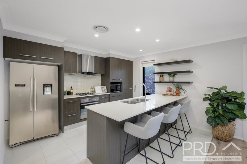 Photo - 9 Esme Lane Parade , Narwee NSW 2209 - Image 5