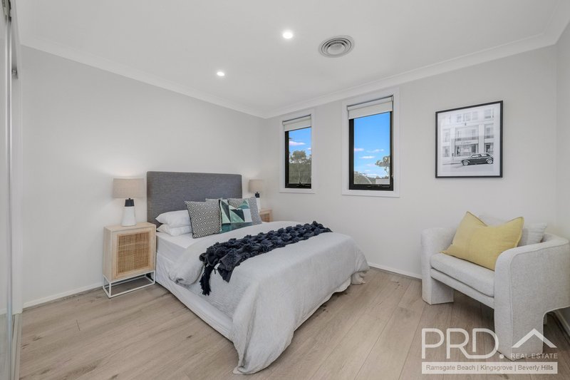 Photo - 9 Esme Lane Parade , Narwee NSW 2209 - Image 12