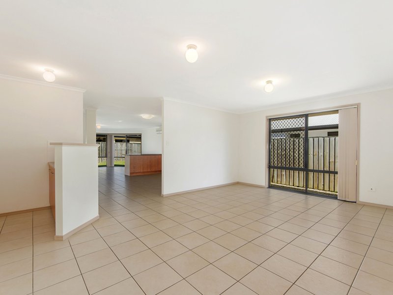 Photo - 9 Essen Place, Oxenford QLD 4210 - Image 5