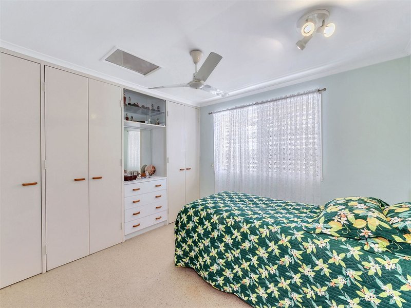 Photo - 9 Essex Drive, Albany Creek QLD 4035 - Image 7