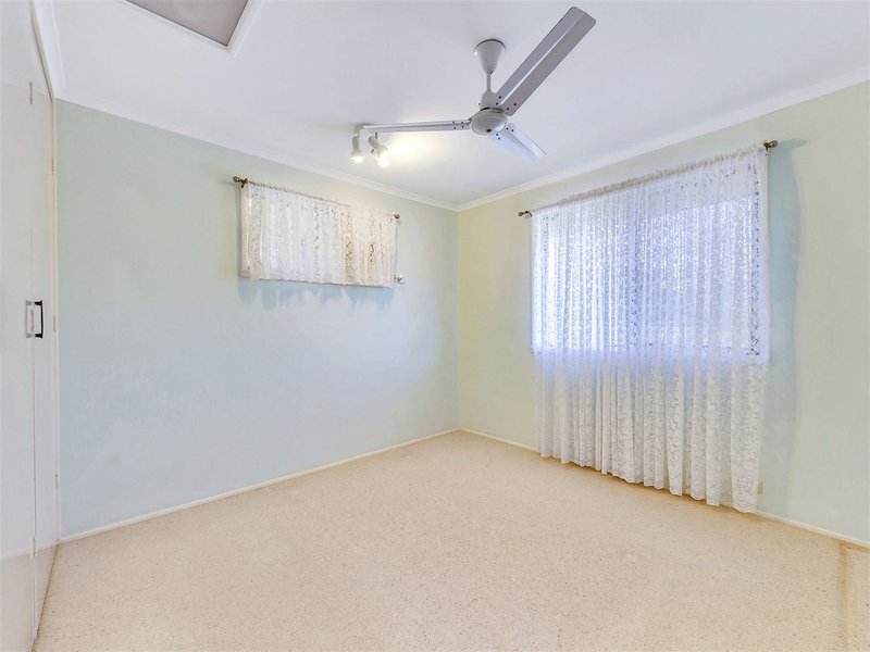 Photo - 9 Essex Drive, Albany Creek QLD 4035 - Image 8