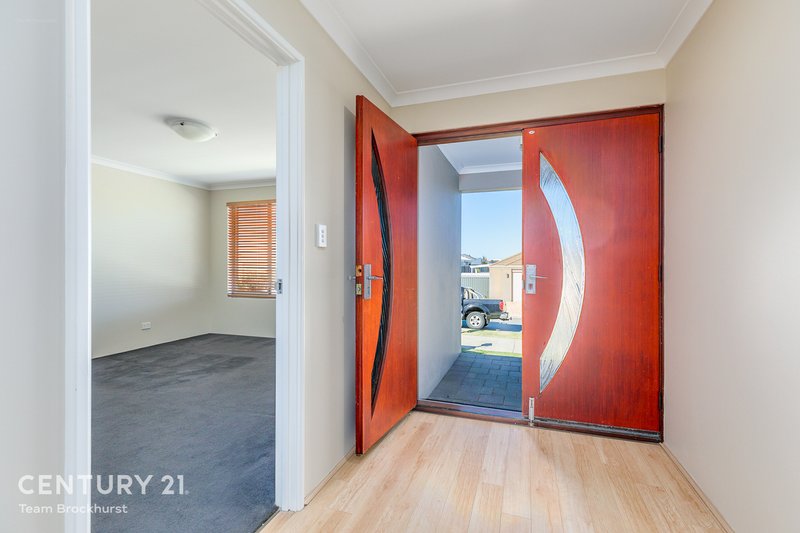 Photo - 9 Exbury Street, Landsdale WA 6065 - Image 6