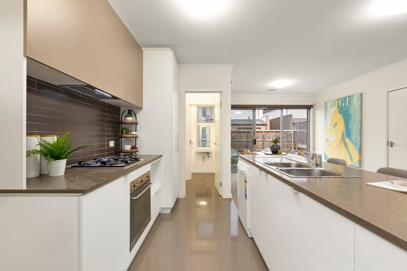 Photo - 9 Excelsior Circuit, Mulgrave VIC 3170 - Image 4