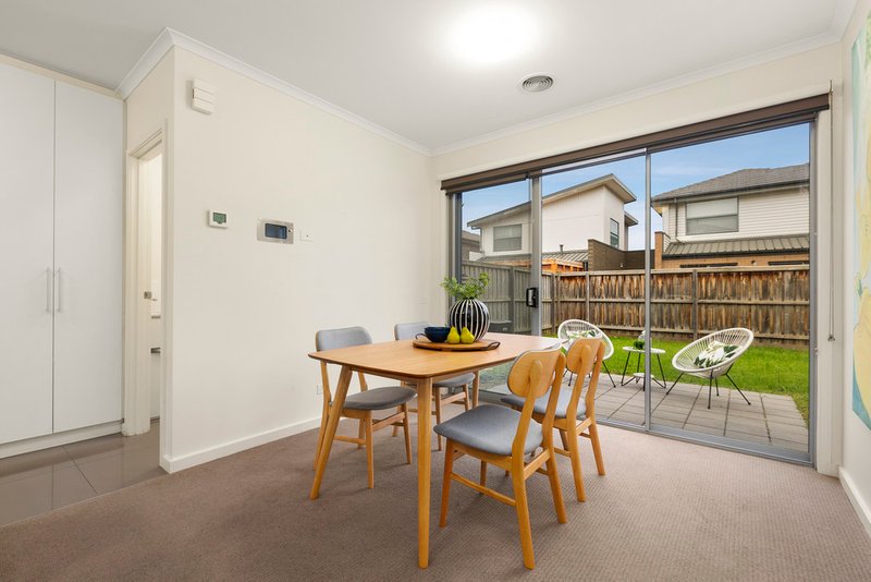 Photo - 9 Excelsior Circuit, Mulgrave VIC 3170 - Image 5