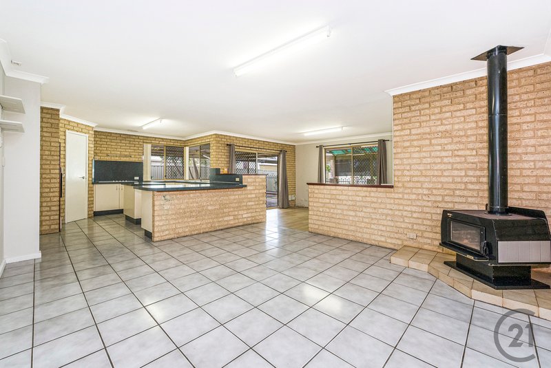 Photo - 9 Exchequer Avenue, Greenfields WA 6210 - Image 2