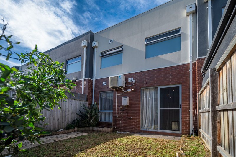 Photo - 9 Exhibition Street, Point Cook VIC 3030 - Image 9