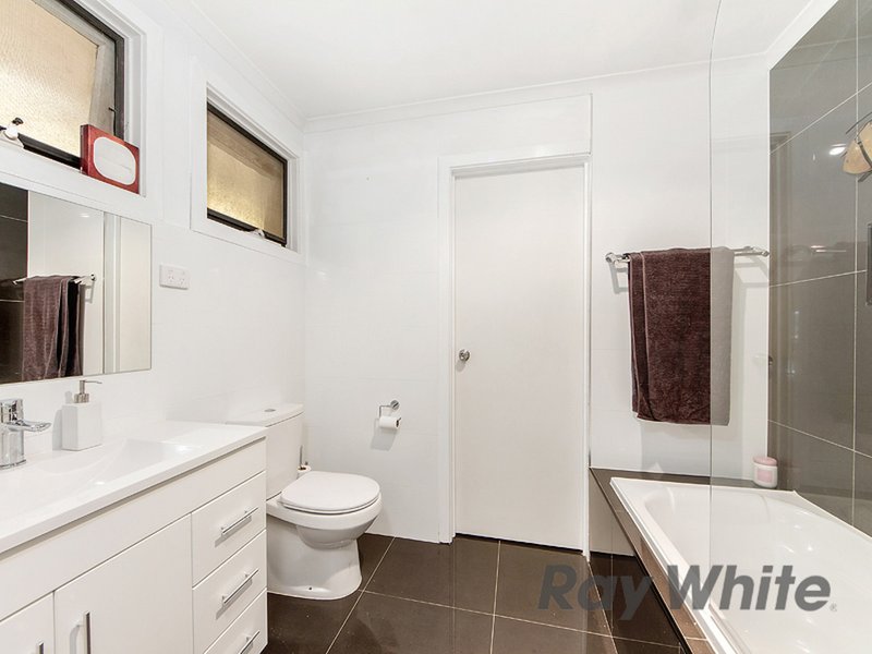 Photo - 9 Fairfax Circuit, Albanvale VIC 3021 - Image 6