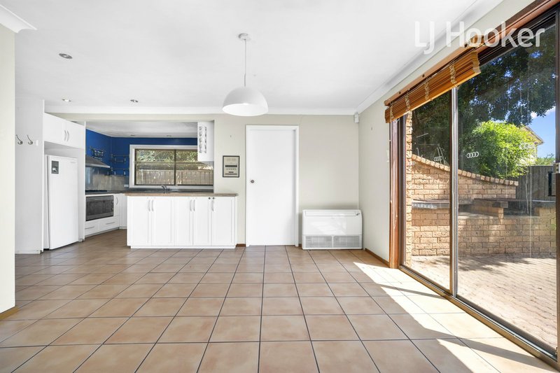 Photo - 9 Fairlawn Close, Lansvale NSW 2166 - Image 5