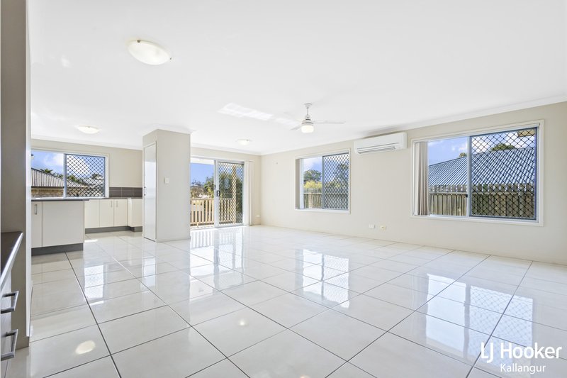 Photo - 9 Fairlie Court, Kallangur QLD 4503 - Image 3