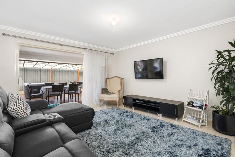 Photo - 9 Fairmont Boulevard, Hamlyn Terrace NSW 2259 - Image 7