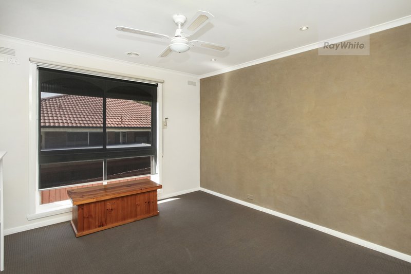 Photo - 9 Farley Court, Gladstone Park VIC 3043 - Image 11