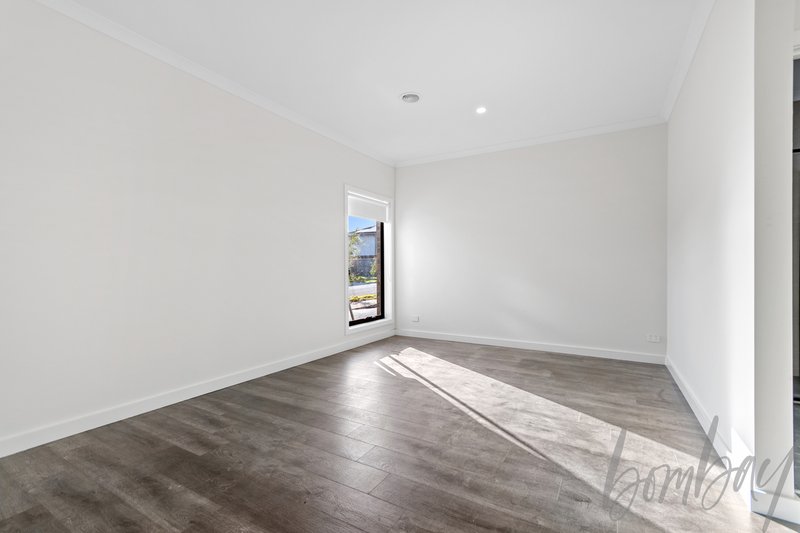 Photo - 9 Farnsworth Street, Donnybrook VIC 3064 - Image 8