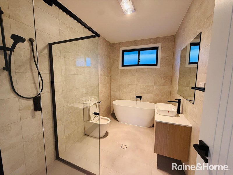 Photo - 9 Favoris Street, Austral NSW 2179 - Image 5