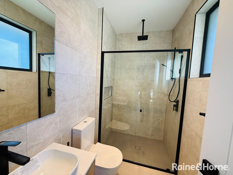 Photo - 9 Favoris Street, Austral NSW 2179 - Image 9