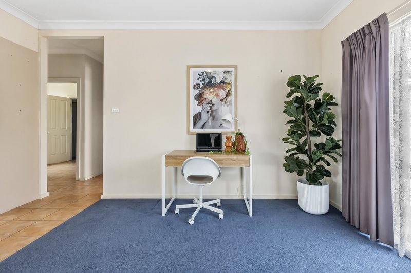 Photo - 9 Fawkner Lane, Craigieburn VIC 3064 - Image 6