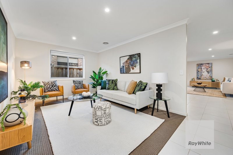 Photo - 9 Feodora Street, Greenvale VIC 3059 - Image 3