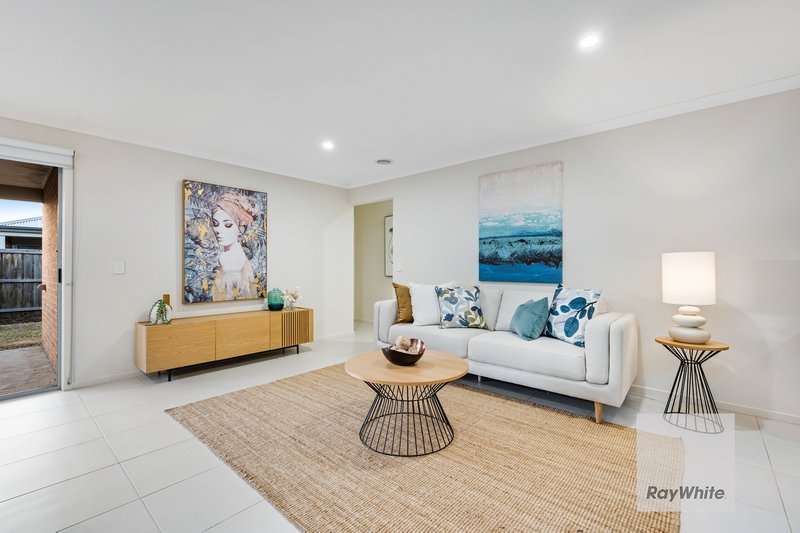 Photo - 9 Feodora Street, Greenvale VIC 3059 - Image 10