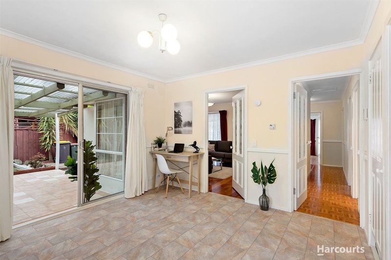 Photo - 9 Fernvale Crescent, Wheelers Hill VIC 3150 - Image 7