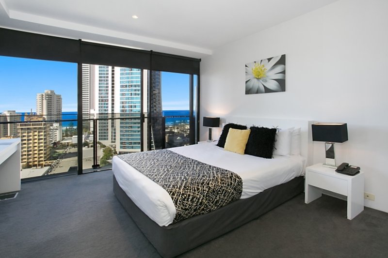 Photo - 9 Ferny Avenue, Surfers Paradise QLD 4217 - Image 5