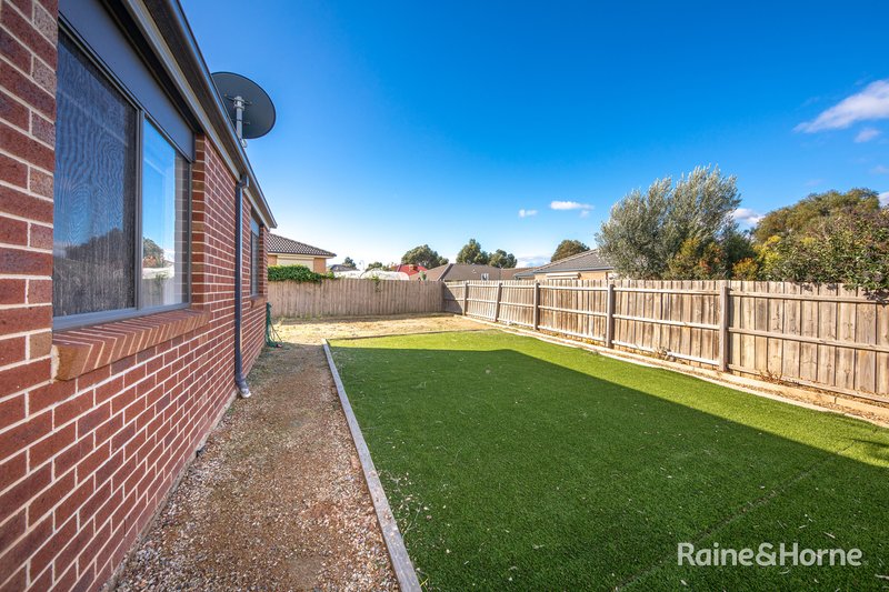 Photo - 9 Fingleton Crescent, Sunbury VIC 3429 - Image 16