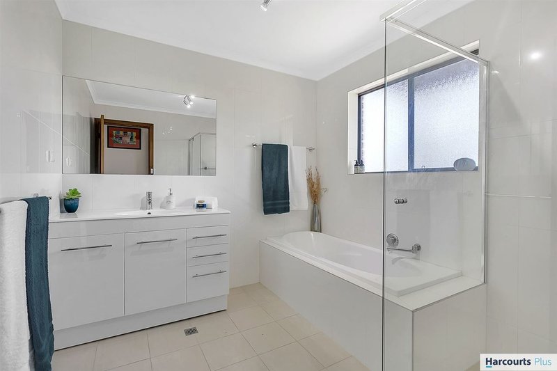 Photo - 9 Fireball Avenue, Hallett Cove SA 5158 - Image 19