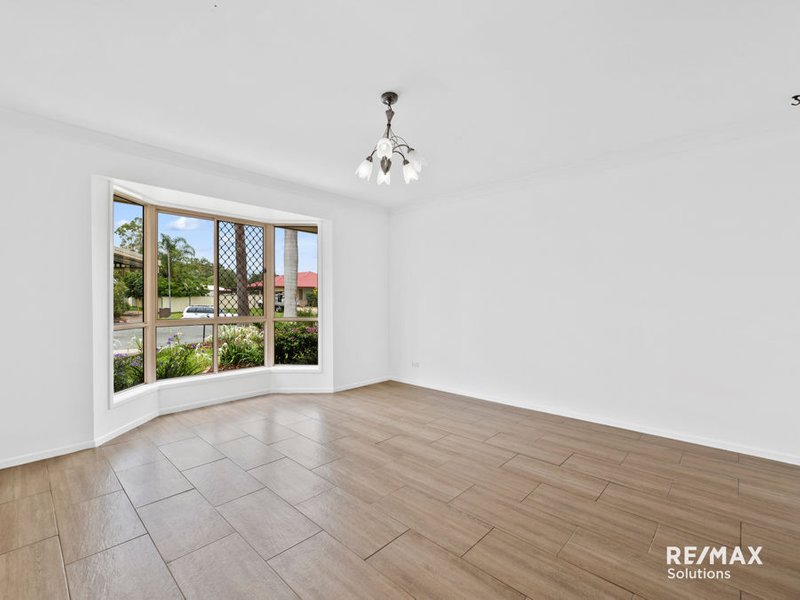 Photo - 9 Firefly Crescent, Lawnton QLD 4501 - Image 5