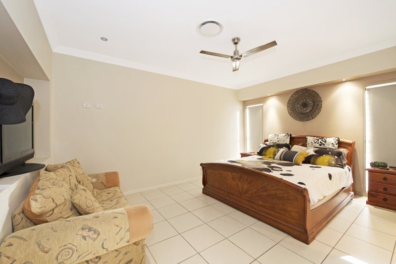 Photo - 9 Firewheel Place, Narangba QLD 4504 - Image 10