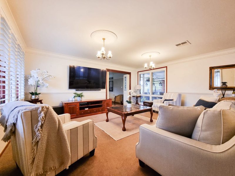 Photo - 9 Fitzgerald Place, Glenmore Park NSW 2745 - Image 7