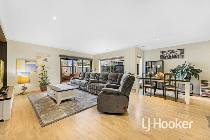 Photo - 9 Flemington Way, Clyde North VIC 3978 - Image 2