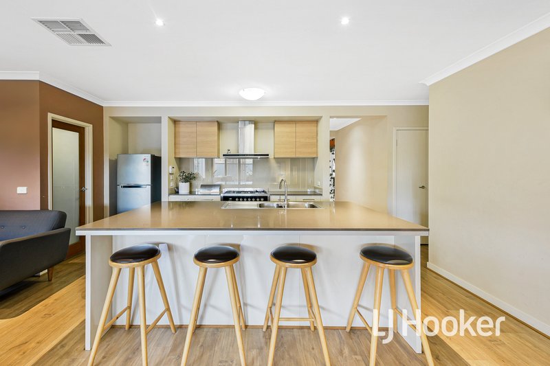 Photo - 9 Flemington Way, Clyde North VIC 3978 - Image 12