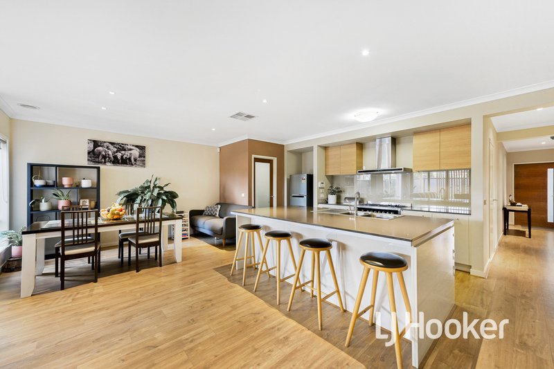 Photo - 9 Flemington Way, Clyde North VIC 3978 - Image 13