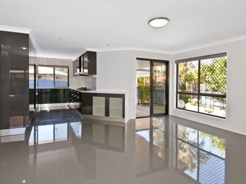 Photo - 9 Forestglen Cres , Bahrs Scrub QLD 4207 - Image 3