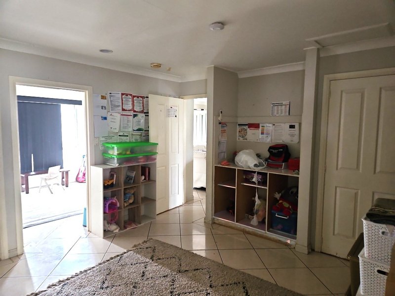 Photo - 9 Forestwood Street, Crestmead QLD 4132 - Image 6