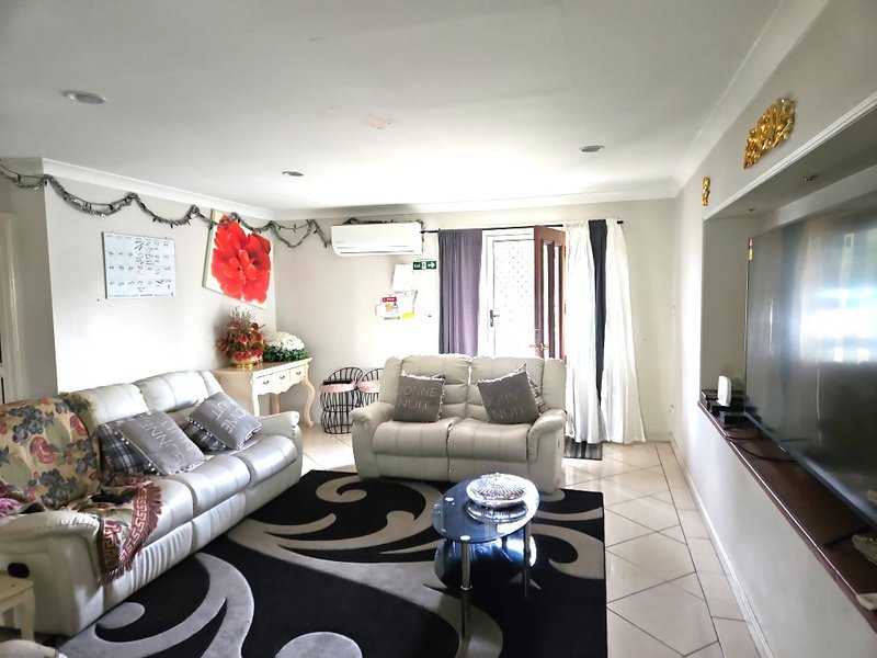 Photo - 9 Forestwood Street, Crestmead QLD 4132 - Image 7