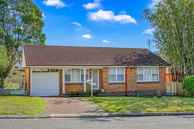 9 Fourth Street, Booragul NSW 2284