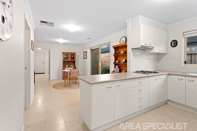 Photo - 9 Francis Crescent, Langwarrin VIC 3910 - Image 4