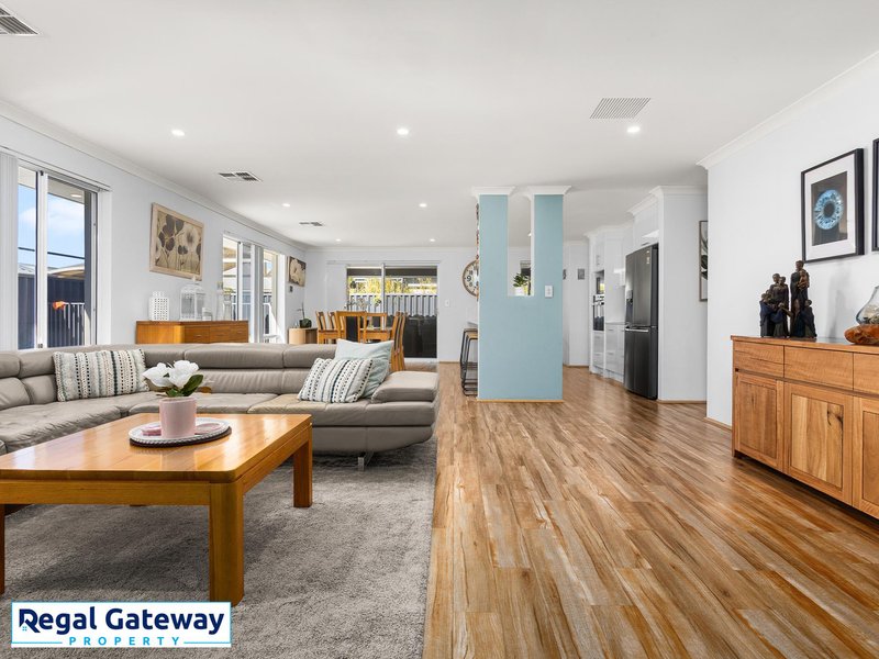 Photo - 9 Freycinet Circuit, Aubin Grove WA 6164 - Image 4