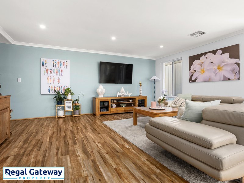 Photo - 9 Freycinet Circuit, Aubin Grove WA 6164 - Image 6