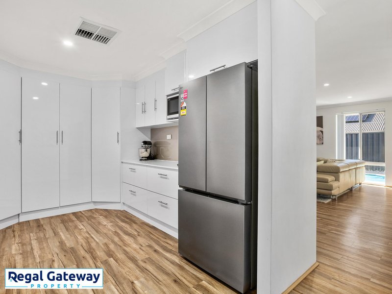 Photo - 9 Freycinet Circuit, Aubin Grove WA 6164 - Image 9