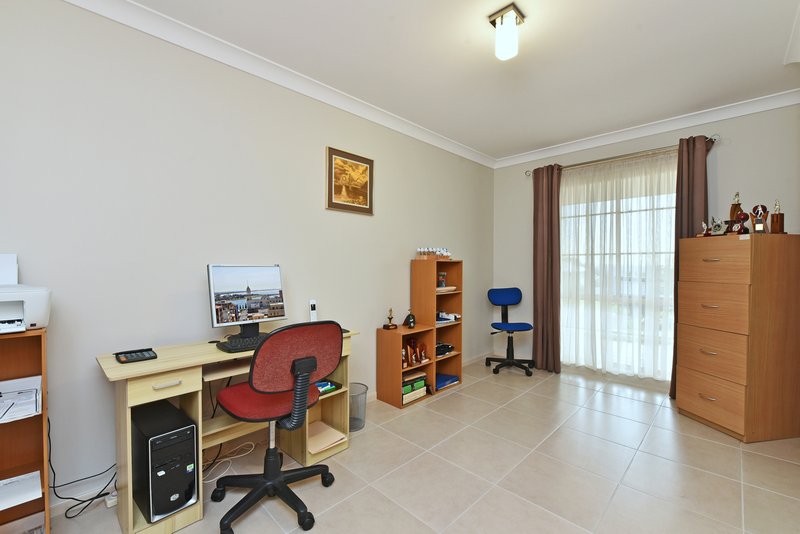 Photo - 9 Fryar Crescent, Wallsend NSW 2287 - Image 16