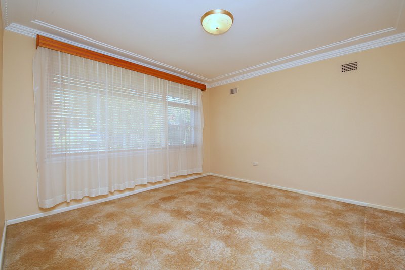 Photo - 9 Gail Place, Bankstown NSW 2200 - Image 4